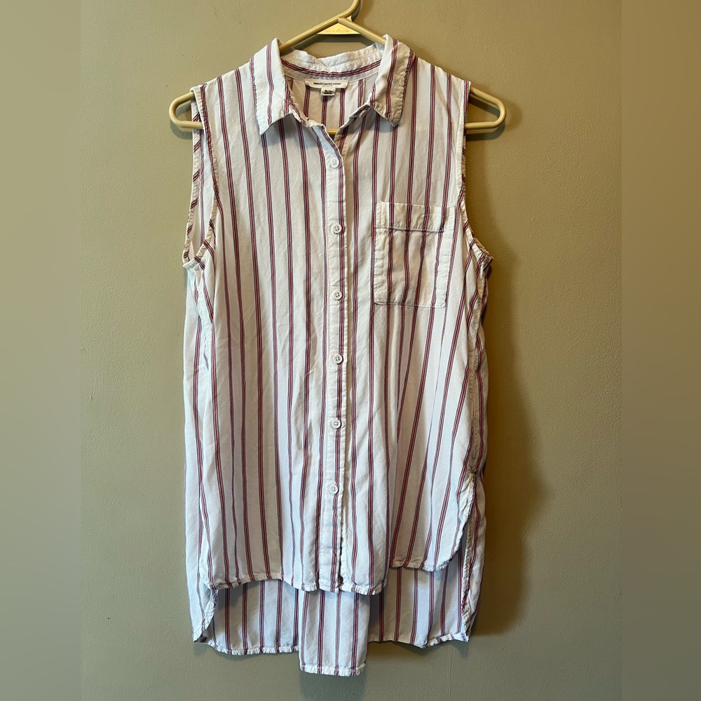 BeachLunchLounge M sleeveless vertically stripped button down collar blouse.